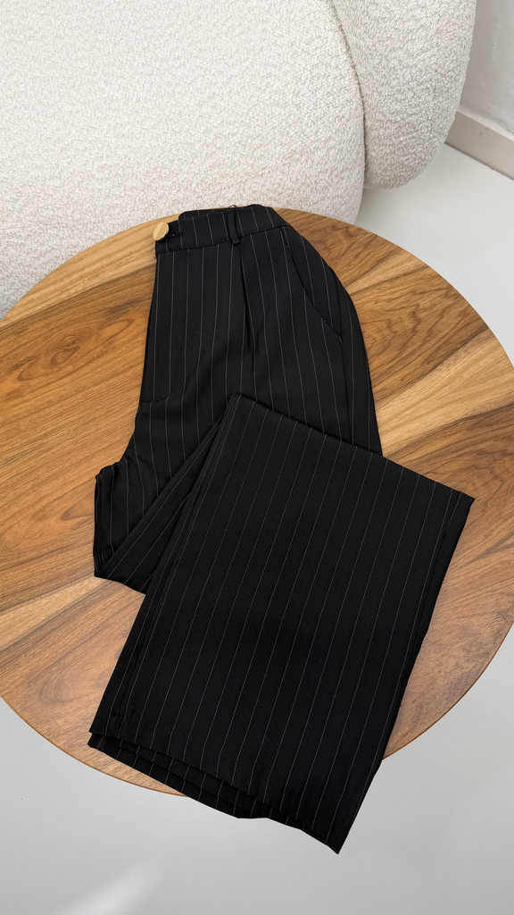 [B268.01] WIDE LEG MERY LINE NEGRO (S)