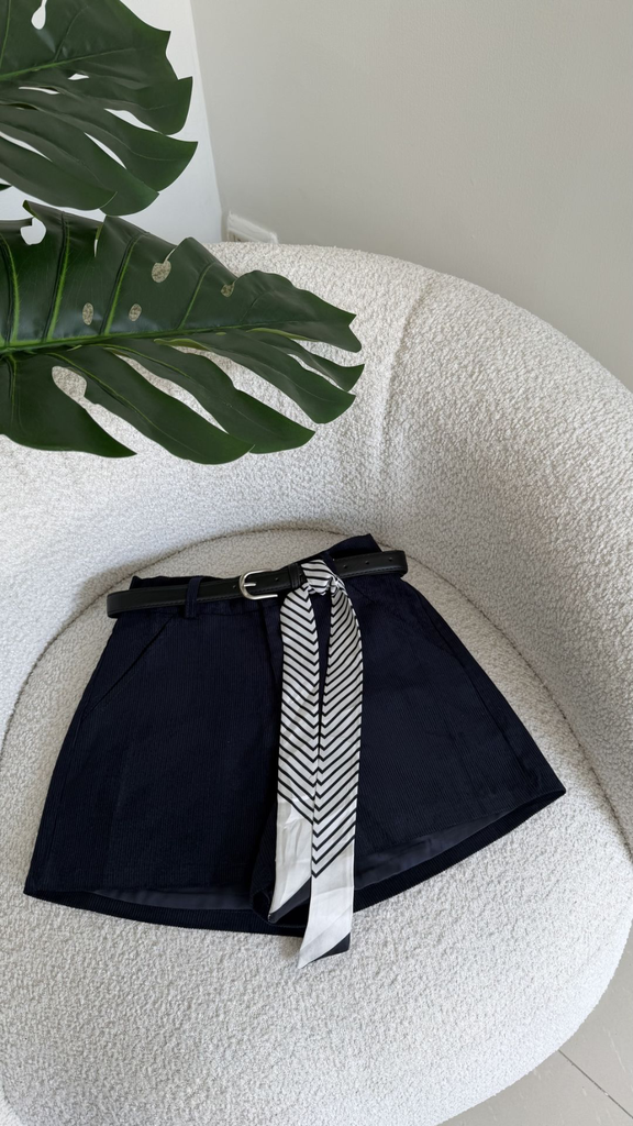 Short L8816