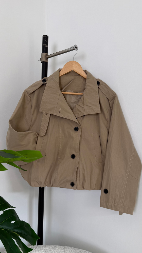 Abrigo impermeable 8809