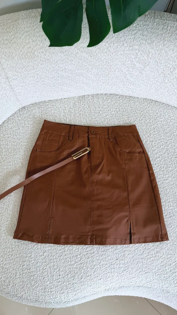 Falda short cuerina G192