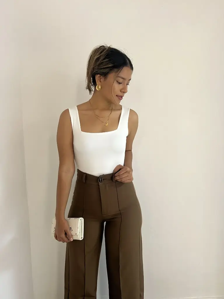 WIDE LEG LINEA CON BOTON