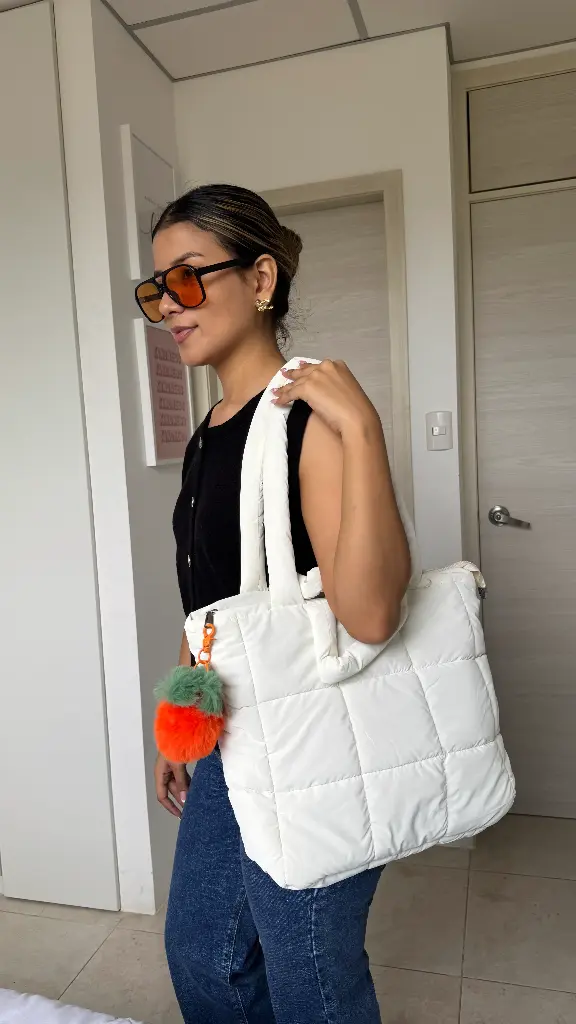 Cartera esponjosa llavero