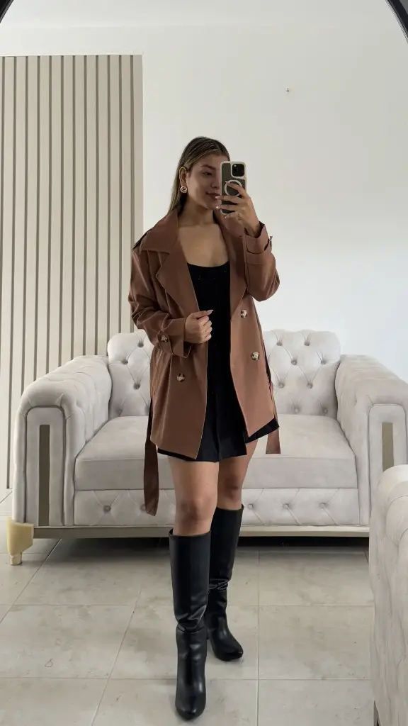 [A348.03] Gabardina de tela (Cafe)