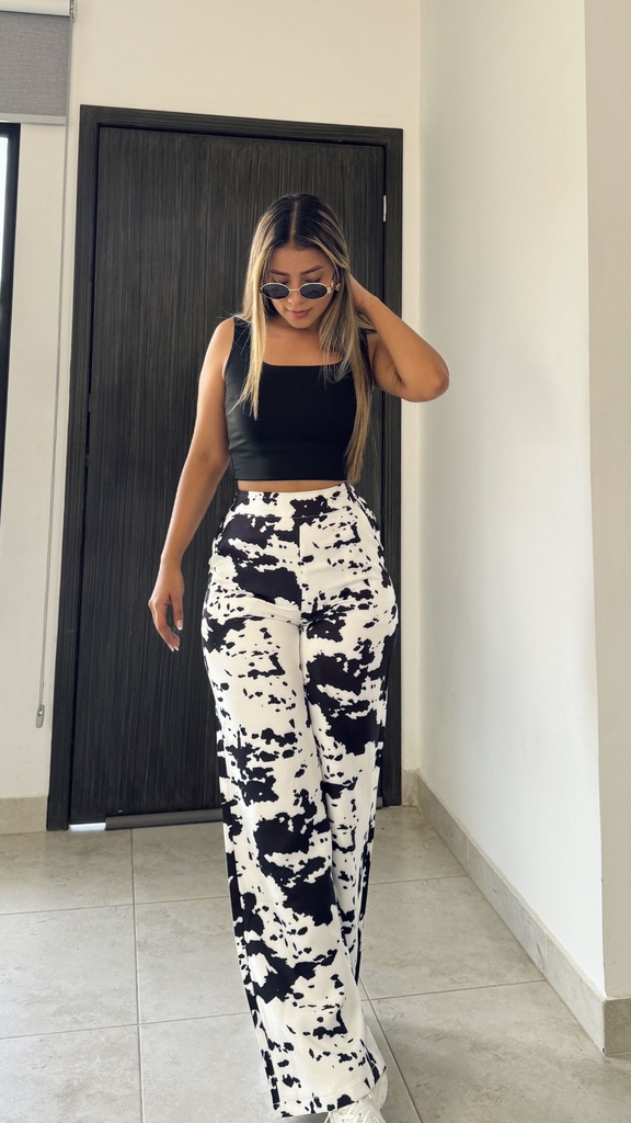 [B259.01] WIDE LEG VACA QQ077 (S, BLANCO CON NEGRO)